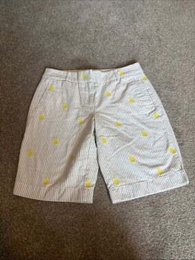 J. Crew White and Gray and Yellow Pineapple Embroidered Shorts Women’s size 0